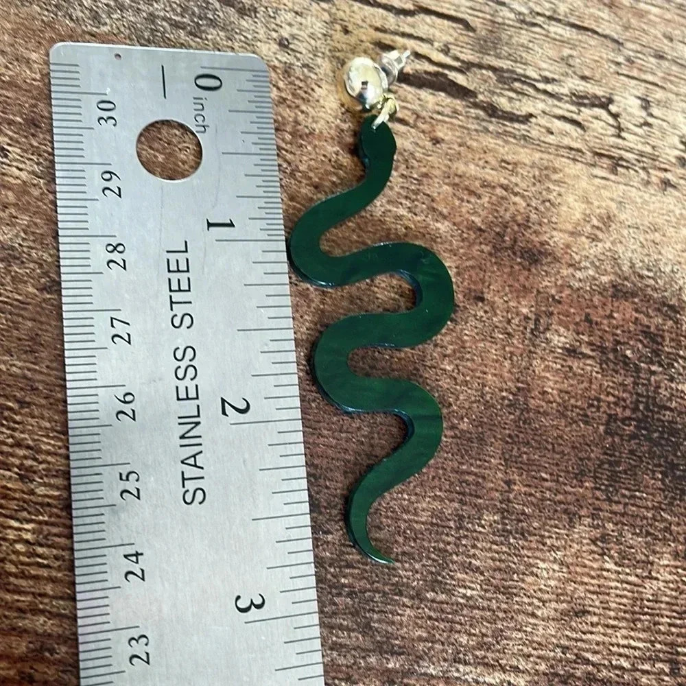 ❤️ NEW 2/$20 or 3/$25 Statement Acrylic Green Snake Gold Stud Oversize Earrings - Picture 2 of 4